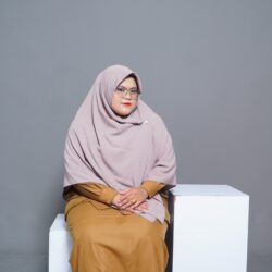 Niken Dewi Zahrotul Latifah, S. Pd
